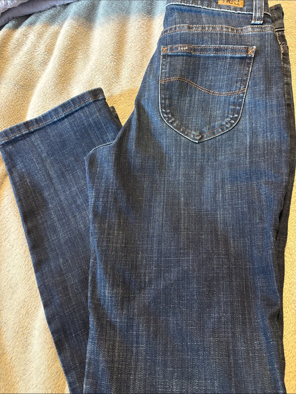 Lee women’s Classic Straight Fit Jeans - Dark Blue